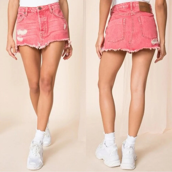 One Teaspoon Junkyard Relaxed Mini Denim Skirt Distressed in Organic Red Size 28 - Picture 2 of 13